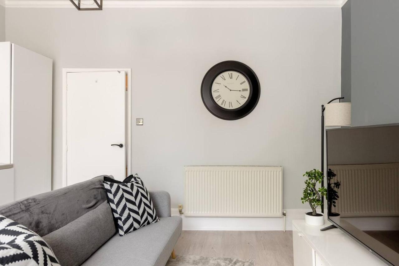 Lovely 2 Bedroom Apartment In West Hampstead, Londres Exterior foto